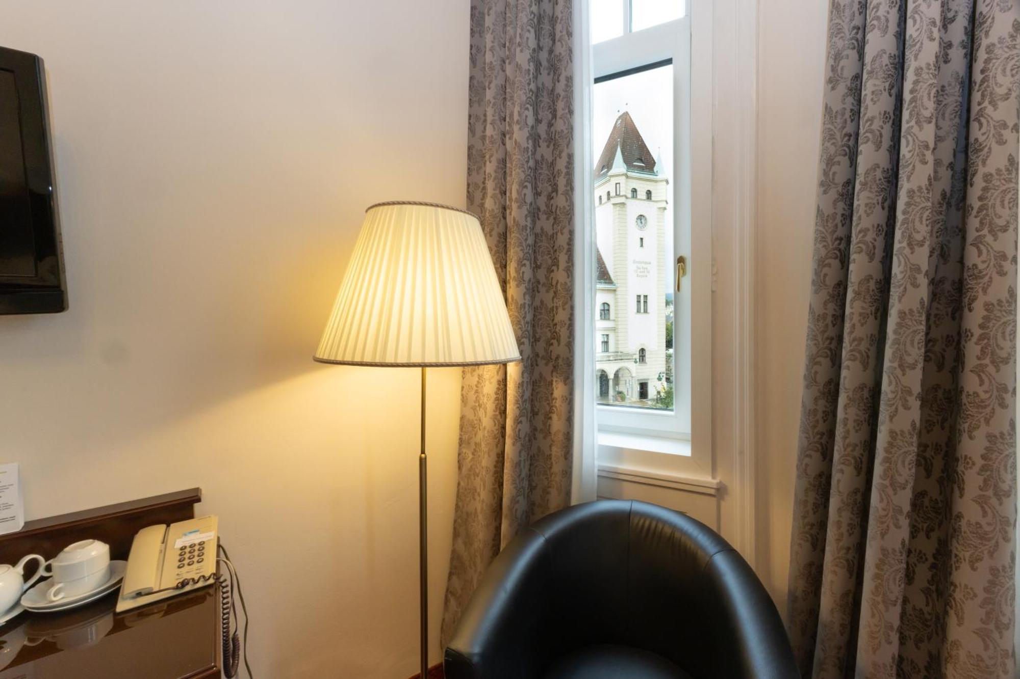 Hotel Viktoria Schoenbrunn Viena Exterior foto