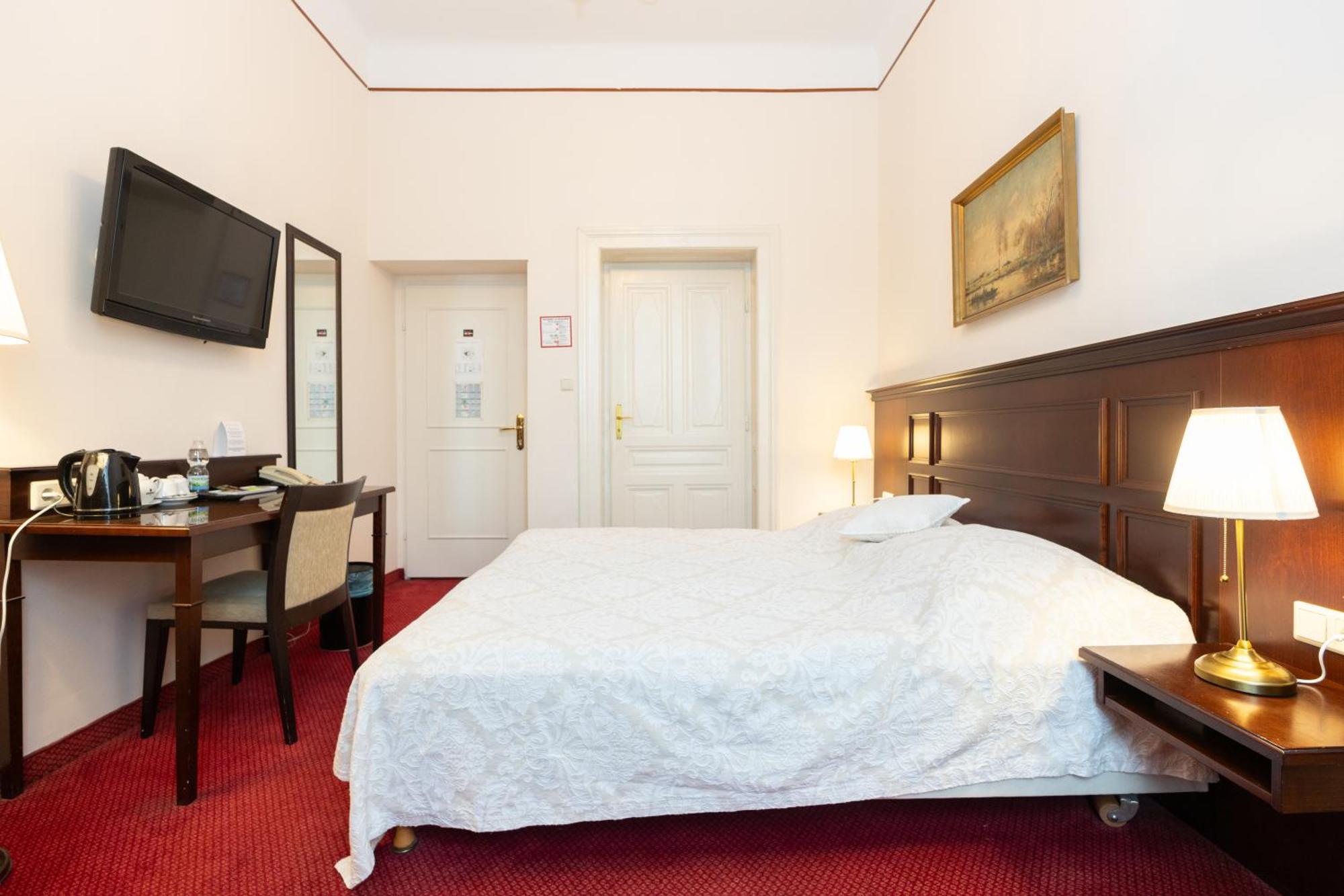 Hotel Viktoria Schoenbrunn Viena Quarto foto