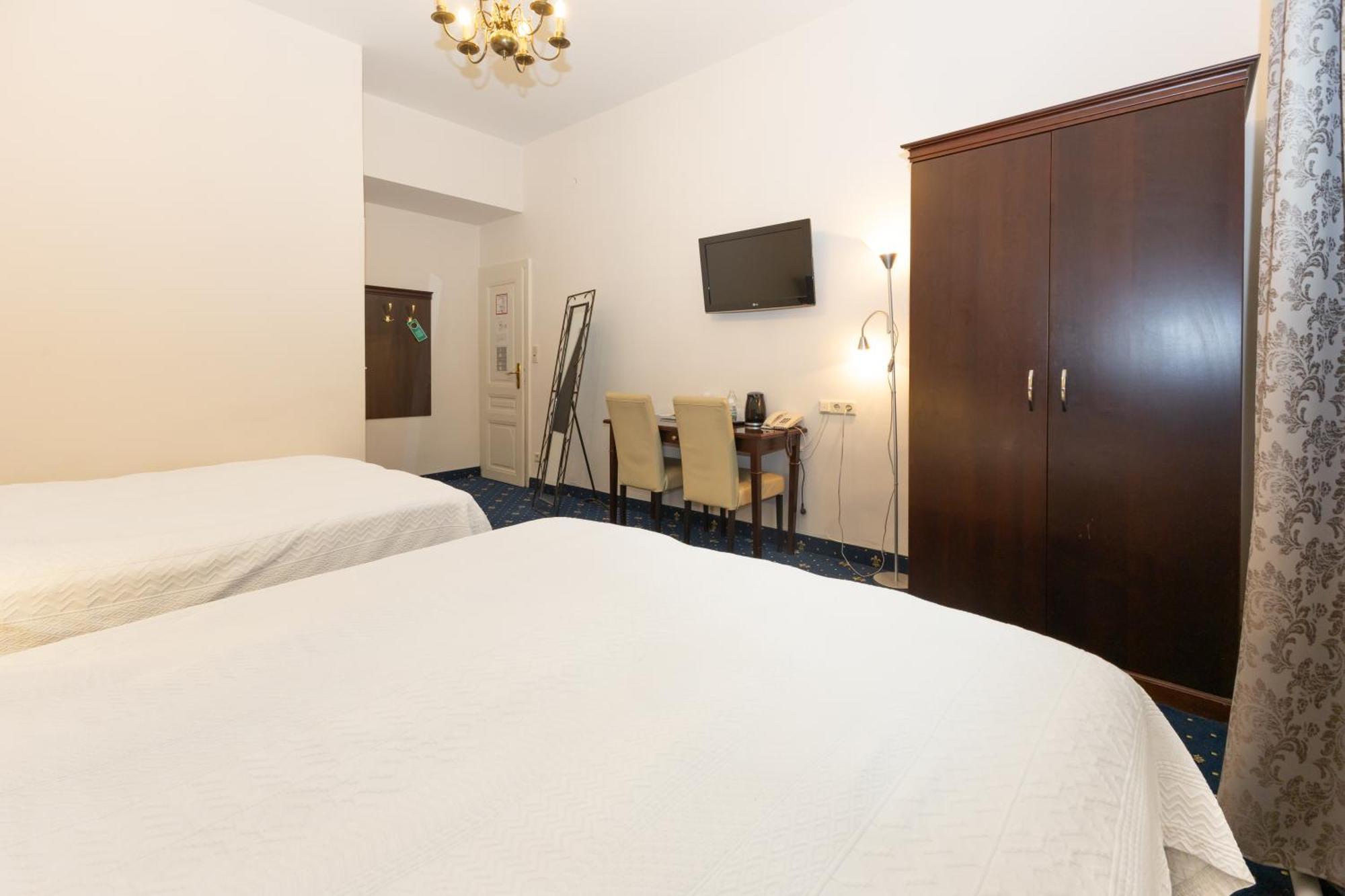 Hotel Viktoria Schoenbrunn Viena Quarto foto