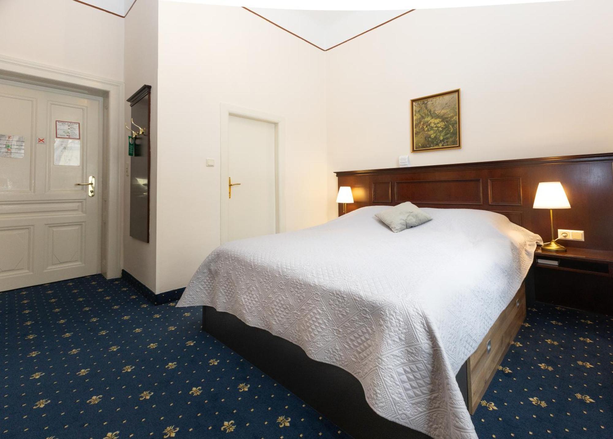 Hotel Viktoria Schoenbrunn Viena Quarto foto