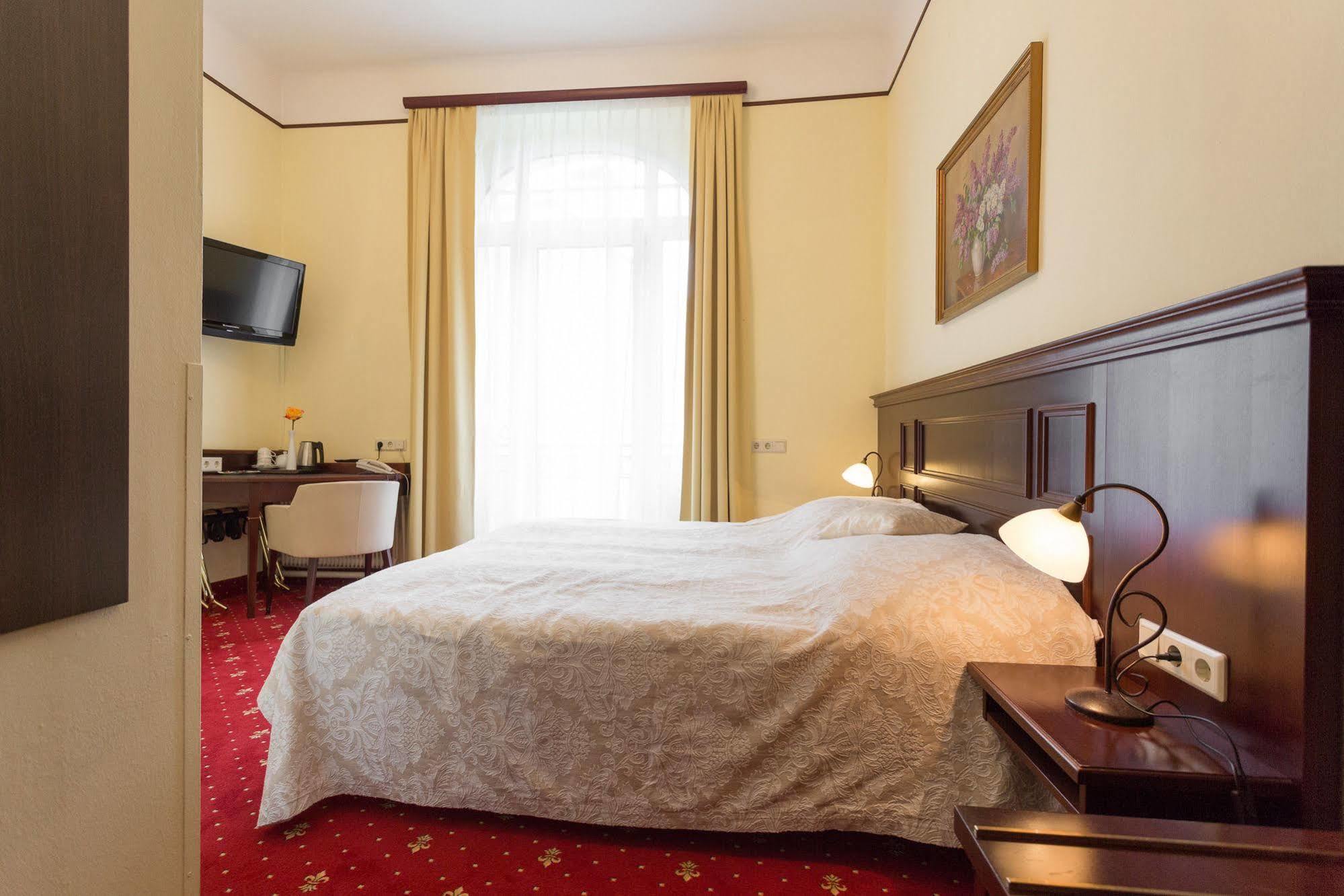 Hotel Viktoria Schoenbrunn Viena Exterior foto