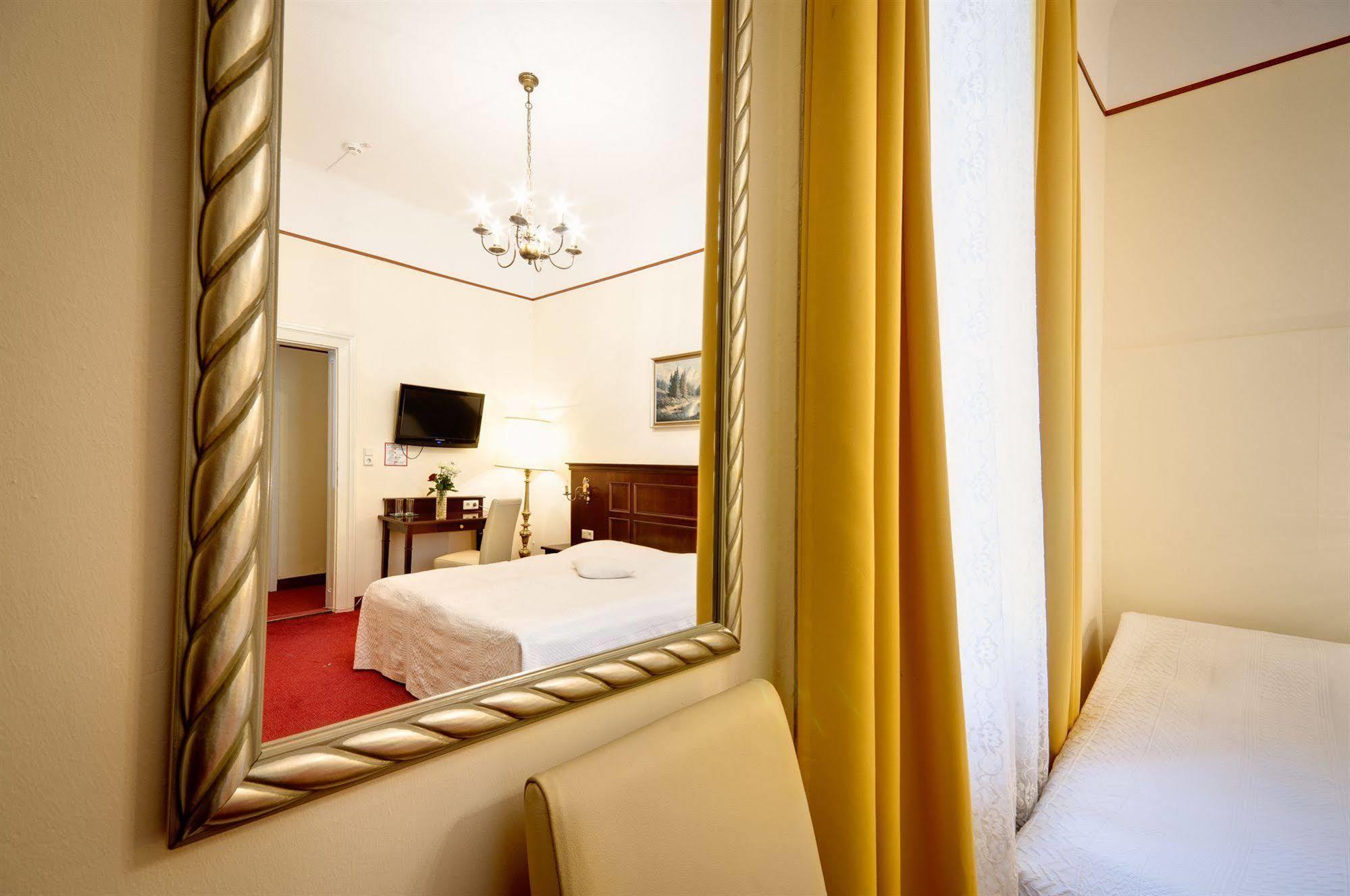 Hotel Viktoria Schoenbrunn Viena Exterior foto